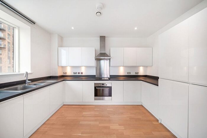 2 Bedroom Flat For Sale In Cross Road, East Croydon, CR0