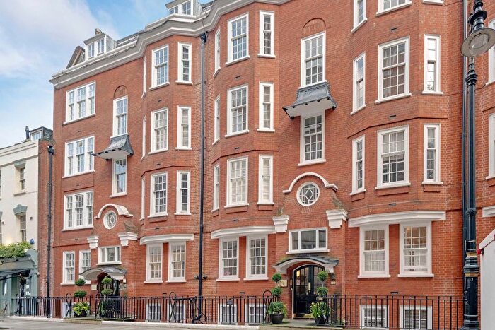 1 Bedroom Flat To Rent In Carrington Street, Mayfair, W1J