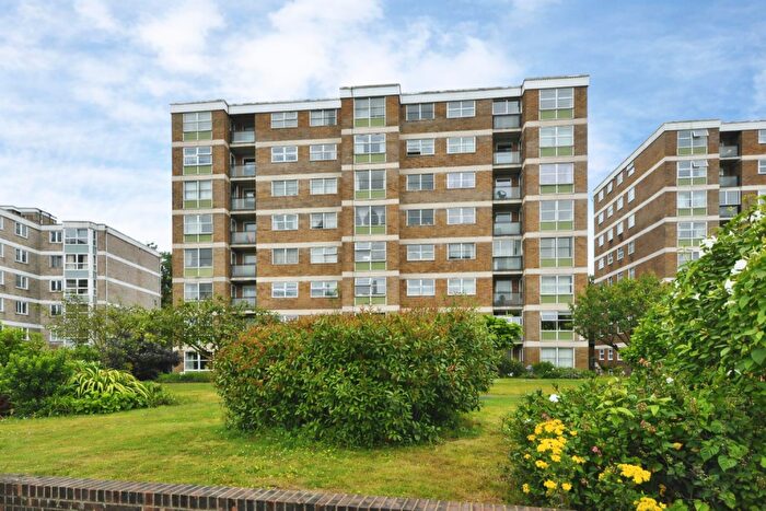 2 Bedroom Apartment For Sale In London Road, Patcham, Brighton, BN1