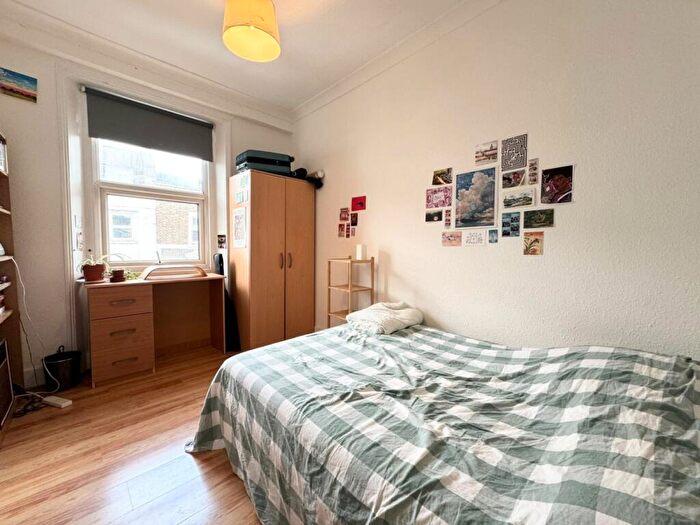 4 Bedroom Flat To Rent In Brecknock Road, Tufnell Park, N7