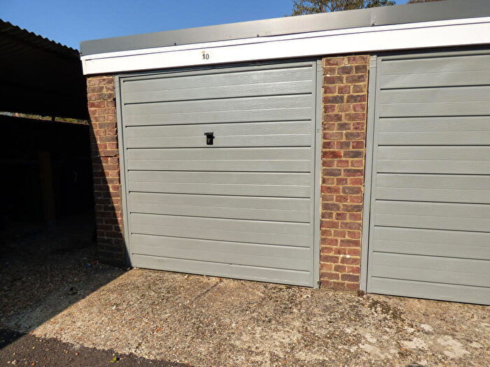 Garage / Parking To Rent In Fitzalan Road, Littlehampton, BN17