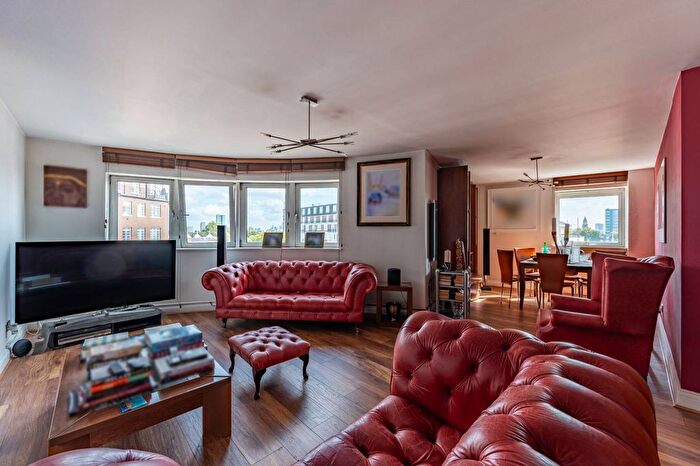 2 Bedroom Flat For Sale In Palgrave Gardens, Baker Street, London, NW1