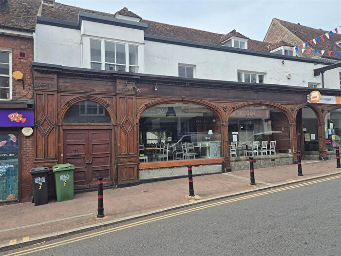 Flat To Rent In High Street, Hailsham, BN27