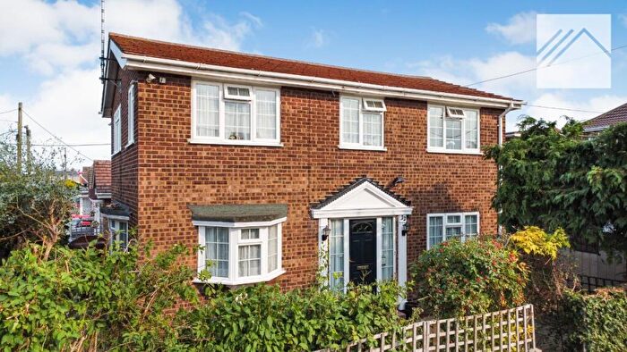 4 Bedroom Detached House For Sale In Orange Road, Canvey Island, SS8