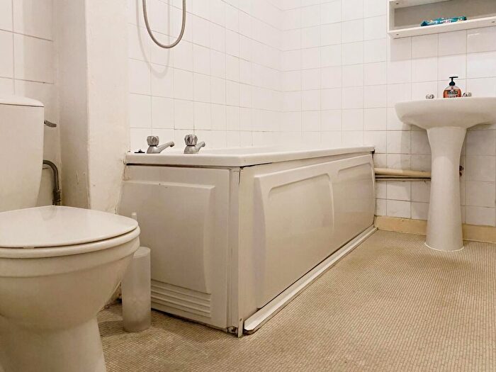 1 Bedroom Apartment For Sale In South Street, Banbury, Oxfordshire, OX16