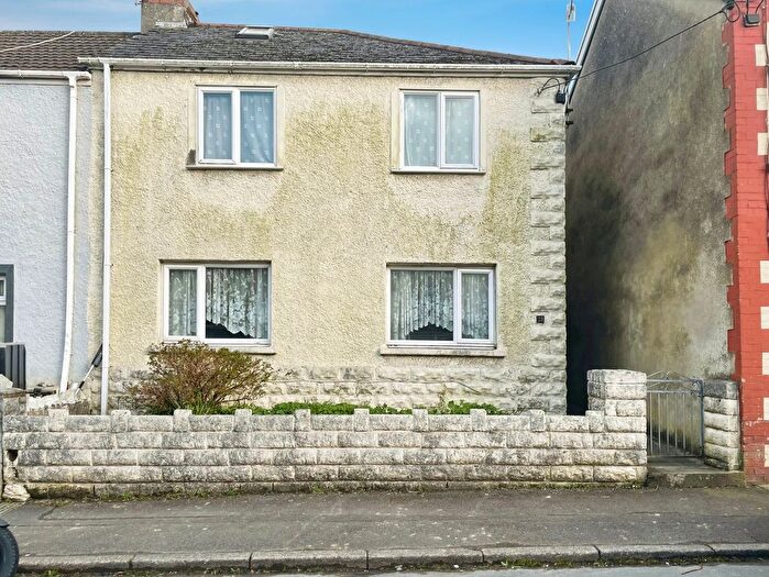 3 Bedroom End Of Terrace House For Sale In Evans Street, Kenfig Hill, CF33