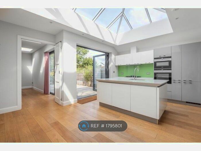 4 Bedroom Semi-Detached House To Rent In Sutherland Grove, London, SW18