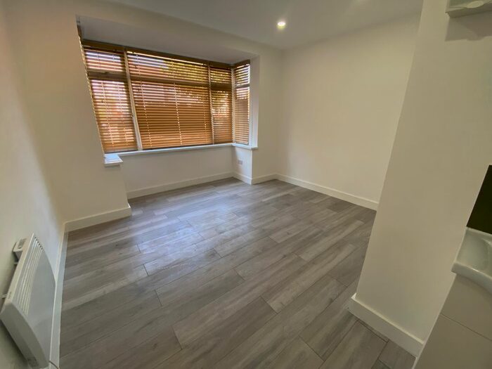 Studio To Rent In Hurley Road, Greenford, London, UB6