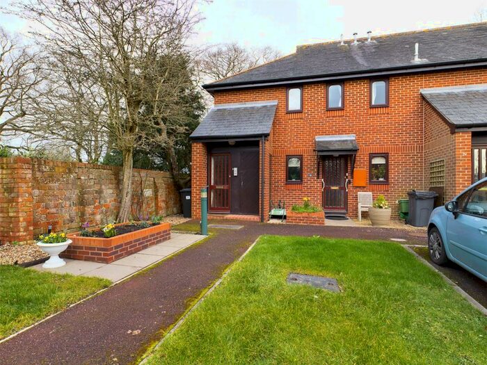 2 Bedroom Apartment To Rent In Badgers Croft, Victoria Road, Mortimer Common, Reading, RG7