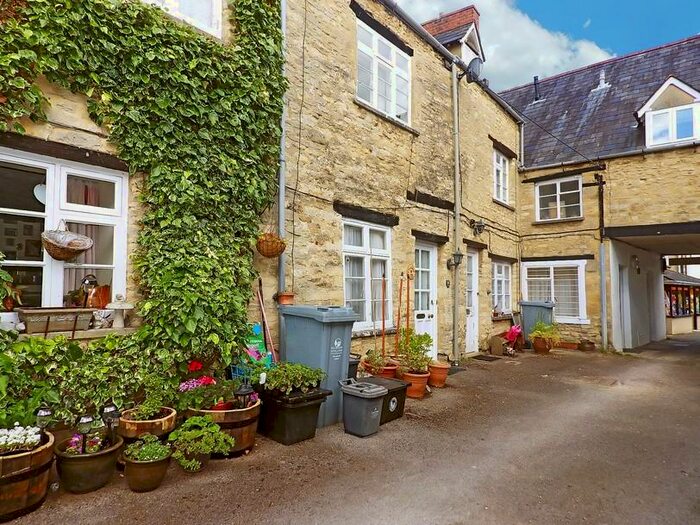 2 Bedroom Terraced House To Rent In High Street, Witney, Oxfordshire, OX28