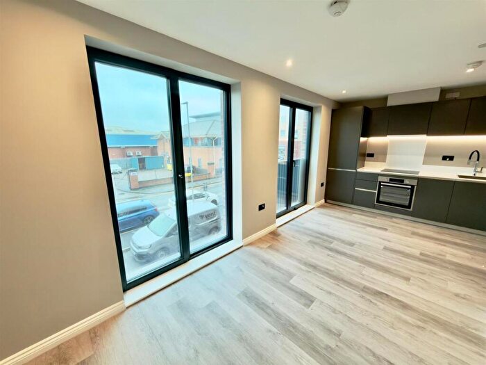 1 Bedroom Apartment To Rent In Springwell Gardens, Whitehall Road, Leeds, LS12