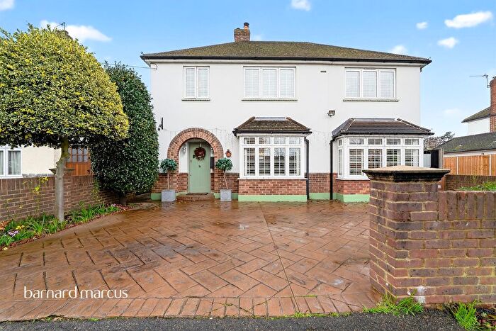 5 Bedroom Detached House For Sale In Fontmell Park, Ashford, TW15