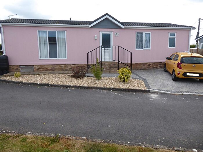 2 Bedroom Mobile/park Home For Sale In Orchard Park, Plowage Lane, West Camel, Yeovil, BA22