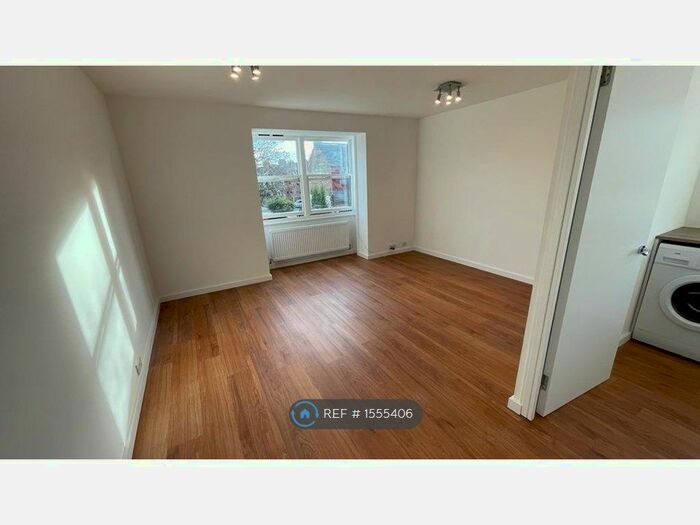 1 Bedroom Flat To Rent In Mayfield Road, London, W12