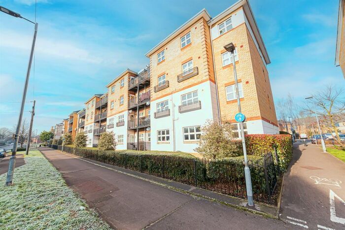 2 Bedroom Flat To Rent In Ogden Park, Bracknell, RG12