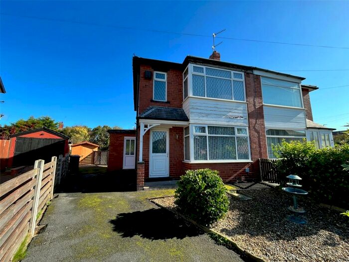 3 Bedroom Semi-Detached House To Rent In Somerville Green, Leeds, LS14
