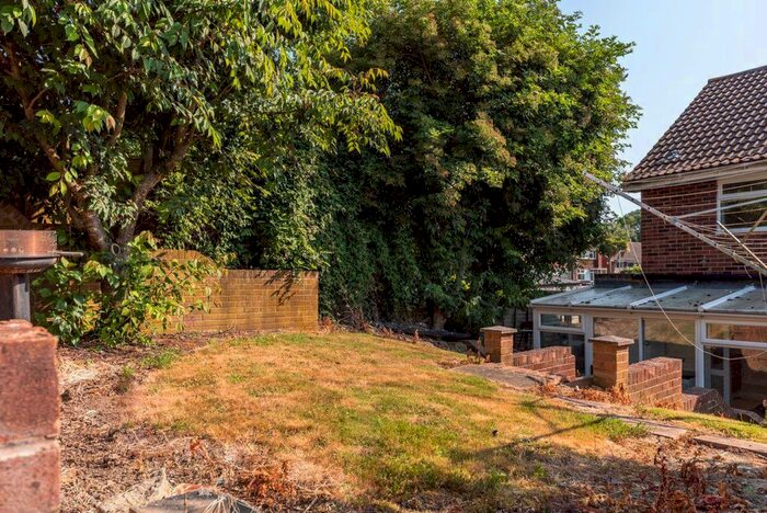 1 Bedroom Property To Rent In Tenterden Drive, Canterbury, CT2