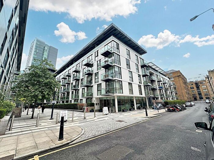 2 Bedroom Apartment To Rent In Times Square, London, E1