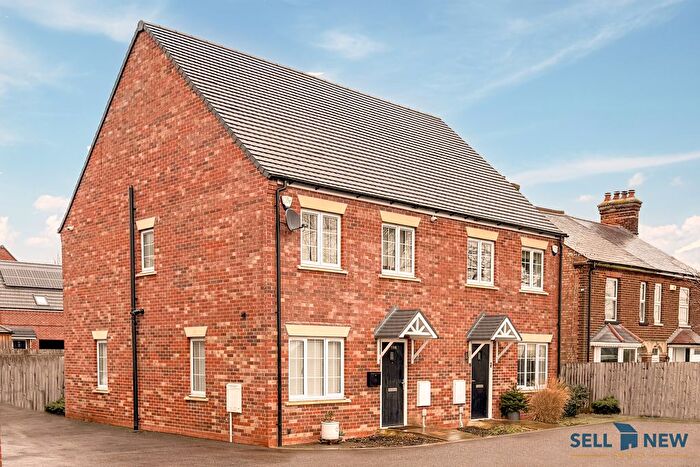 3 Bedroom Semi-Detached House For Sale In Roxton Road, Great Barford, MK44