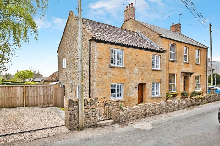 3 Bedroom Semi Detached House For Sale In South Street, South Petherton, TA13