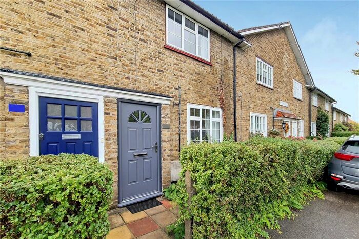 2 Bedroom Property To Rent In Huntingfield Road, SW15