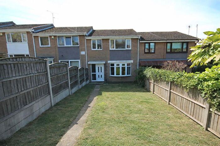 2 Bedroom Terraced House To Rent In Harewood Mount, Pontefract, WF8