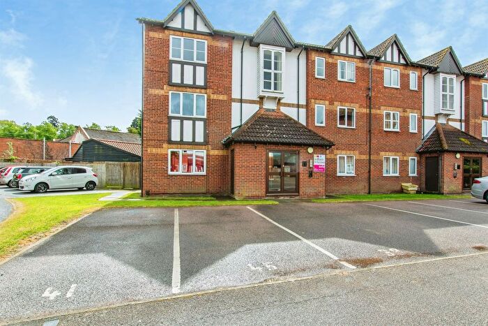 2 Bedroom Flat For Sale In Mill Close, Wisbech, PE13