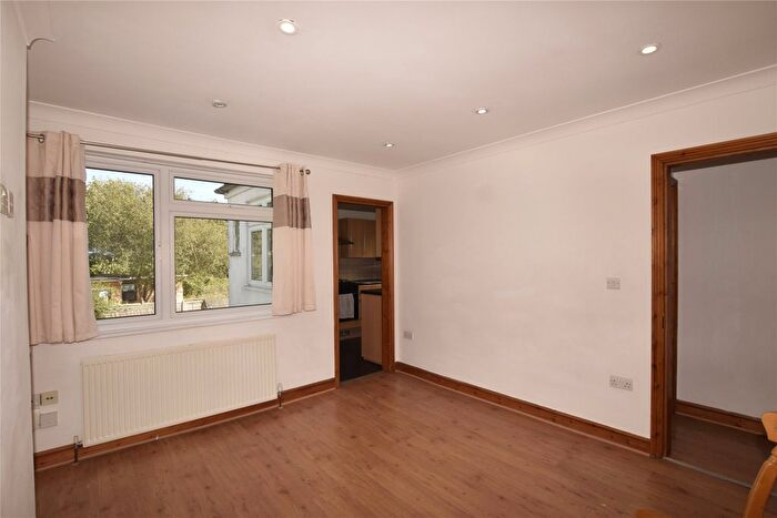 2 Bedroom Flat For Sale In Everton Drive, Stanmore, HA7