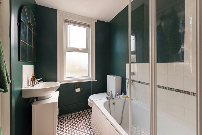 1 Bedroom Flat To Rent In Crescent Road, Ramsgate, CT11
