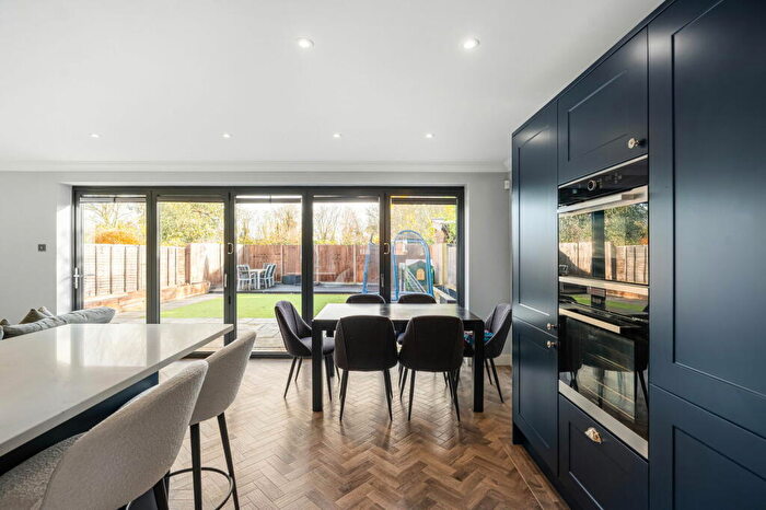 4 Bedroom Detached House For Sale In The Sandpipers, Gravesend, DA12