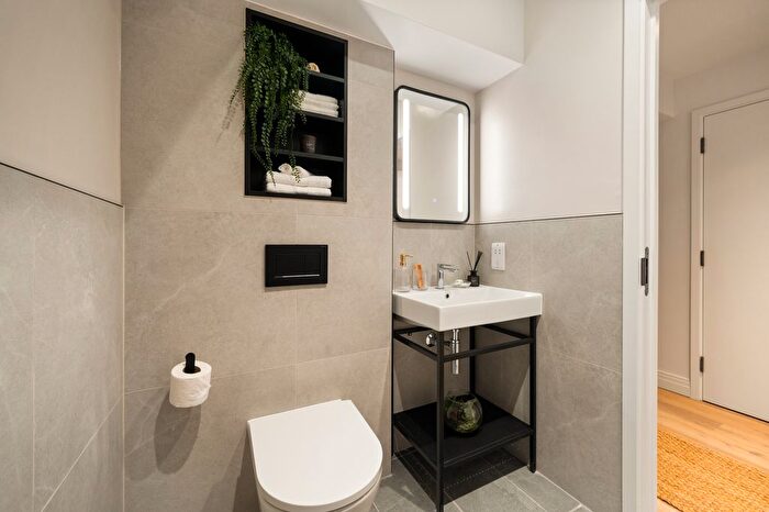 3 Bedroom Flat To Rent In Duncan House, Dolphin Square, London, London, SW1V