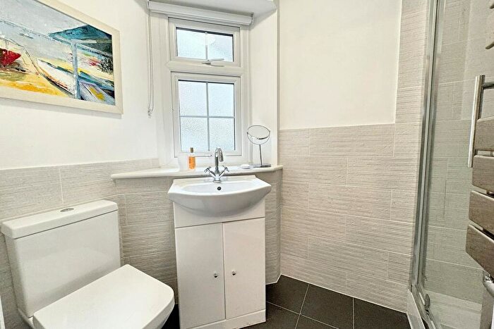 2 Bedroom Flat For Sale In Shawford, SO21