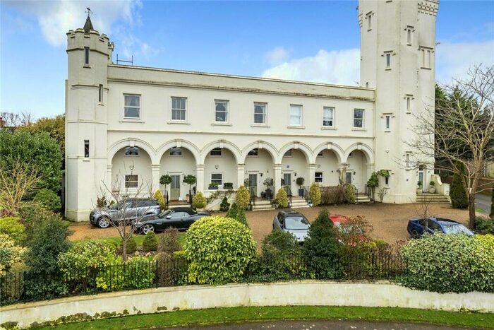 4 Bedroom Terraced House For Sale In Ruxley Towers, Ruxley Ridge, Claygate, KT10