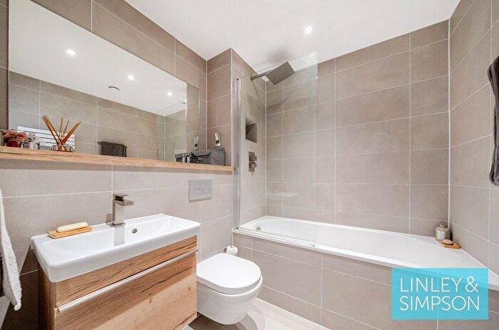 1 Bedroom Flat For Sale In Ironworks, David Street, Leeds, LS11