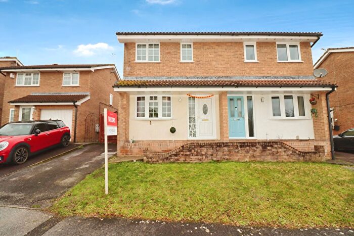 3 Bedroom Semi Detached House For Sale In Berkeley Mead, Bristol, Avon, BS32