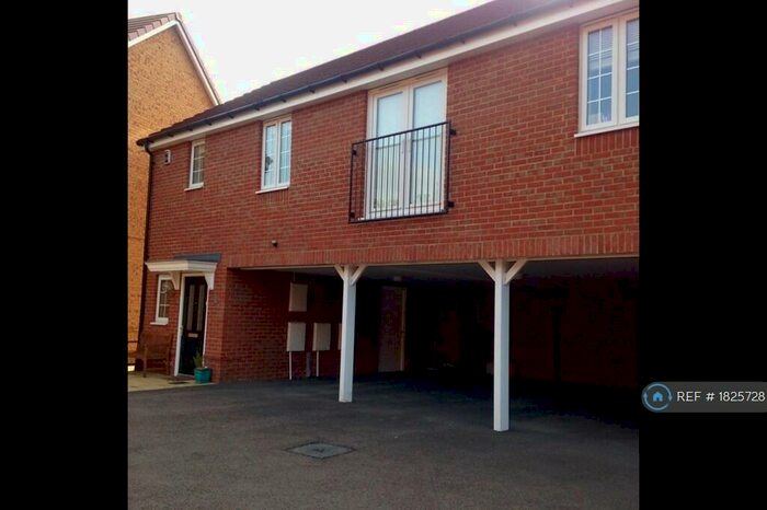 2 Bedroom Maisonette To Rent In Maplebrook Mews, Billericay, CM12