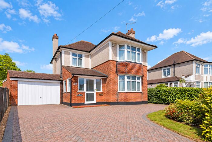 4 Bedroom Detached House For Sale In Pembroke Road, Ruislip, HA4