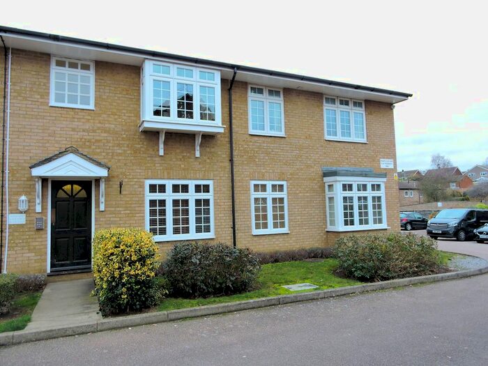 2 Bedroom Flat To Rent In Nursery Fields, Sawbridgeworth CM21