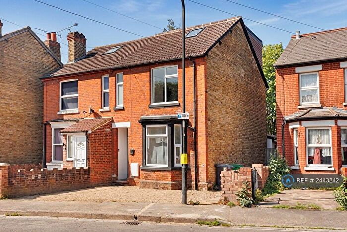 Studio To Rent In Kings Road, Slough, SL1