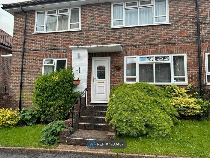 2 Bedroom Flat To Rent In Ormerod Court, Haywards Heath, RH16