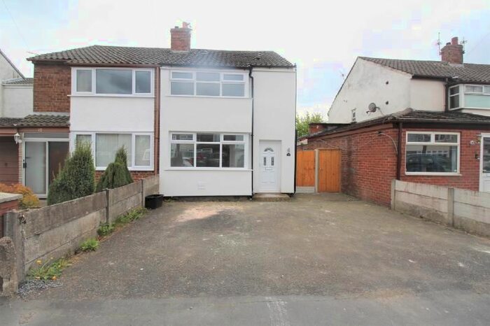 3 Bedroom Semi-Detached House To Rent In St Davids Close, Rainhill, St Helens, L35