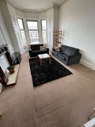 3 Bedroom Flat To Rent In Cadzow Place, Edinburgh, EH7