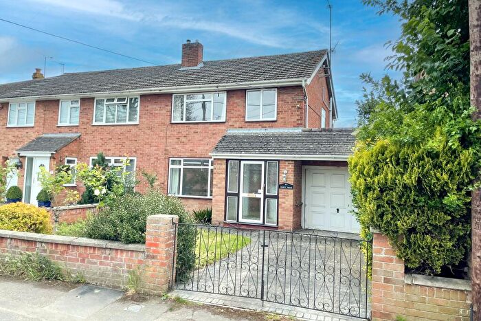 3 Bedroom Semi Detached House For Sale In Thame, Oxfordshire, OX9