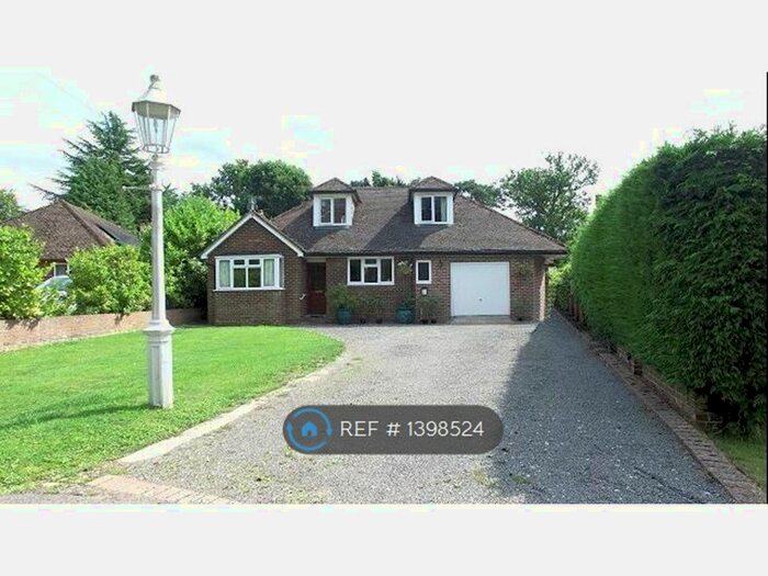 1 Bedroom Flat To Rent In Stream Park, East Grinstead, RH19