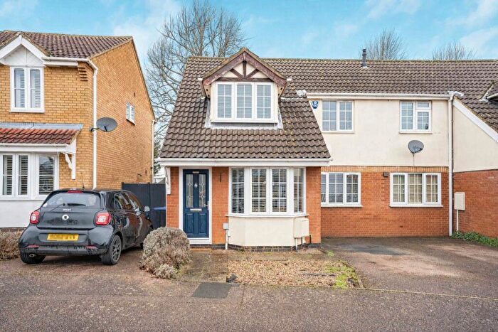 3 Bedroom Semi Detached House For Sale In Symonds Road, Hitchin, SG5