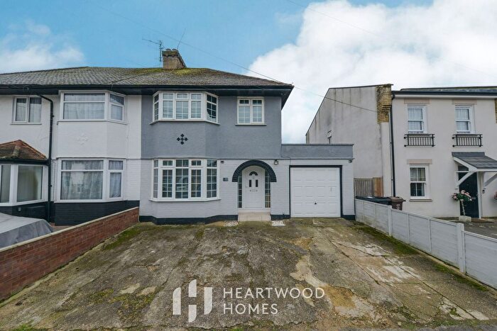 3 Bedroom Semi-Detached House For Sale In Kings Road, London Colney, St. Albans, AL2
