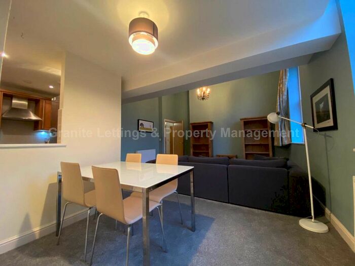 2 Bedroom Flat To Rent In Didsbury Gate, Houseman Crescent, West