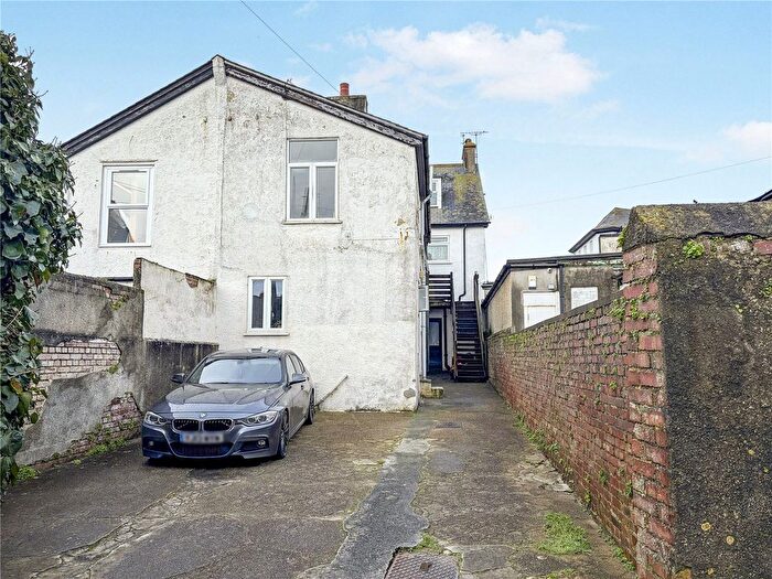 2 Bedroom Flat To Rent In Belle Vue, Bude, Cornwall, EX23