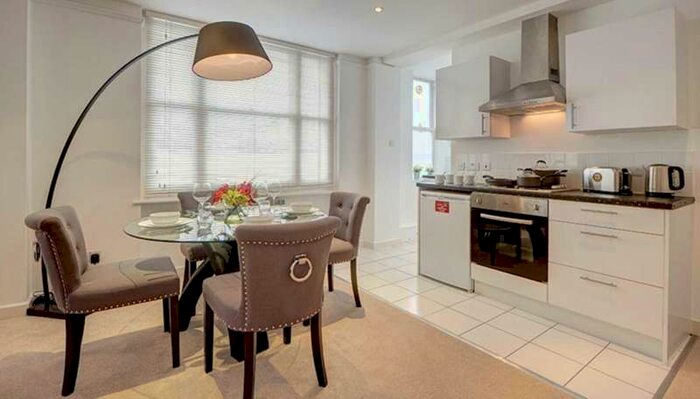 1 Bedroom Flat To Rent In Hill Street, Mayfair, W1J