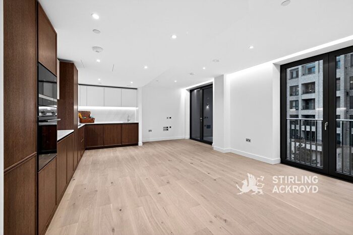 2 Bedroom Flat To Rent In Salutation Gardens, London, WC1X